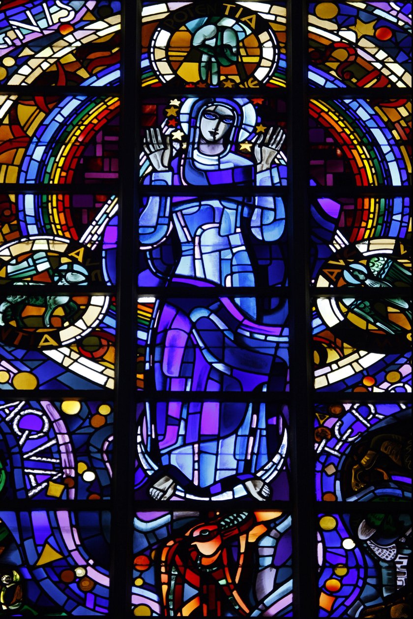 Jungfrau Maria Buntglasfenster in der Kirche Notre-Dame-de-la-Trinité von Louis Barillet & Jean Le Chevallier, Blois, Frankreich von Unbekannt