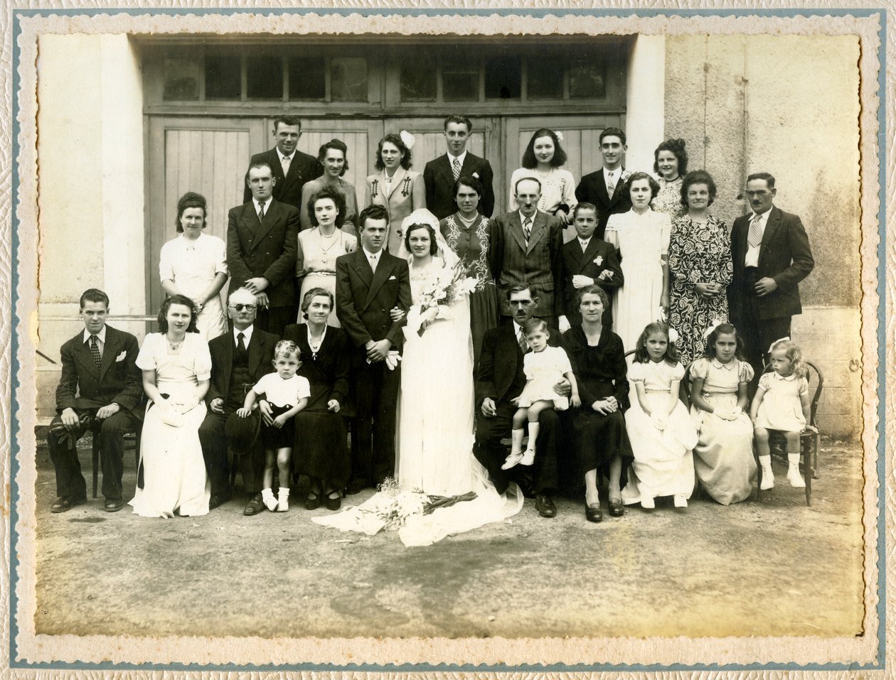 Hochzeitsfotografie in Lure, Frankreich, zwischen 1940 und 1950 von Unbekannter Künstler