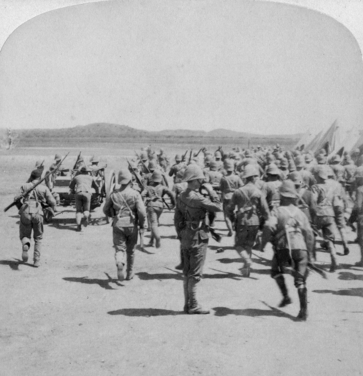 Lageralarm bei Honey Nest Kloof, Südafrika, 1900 von Underwood and Underwood