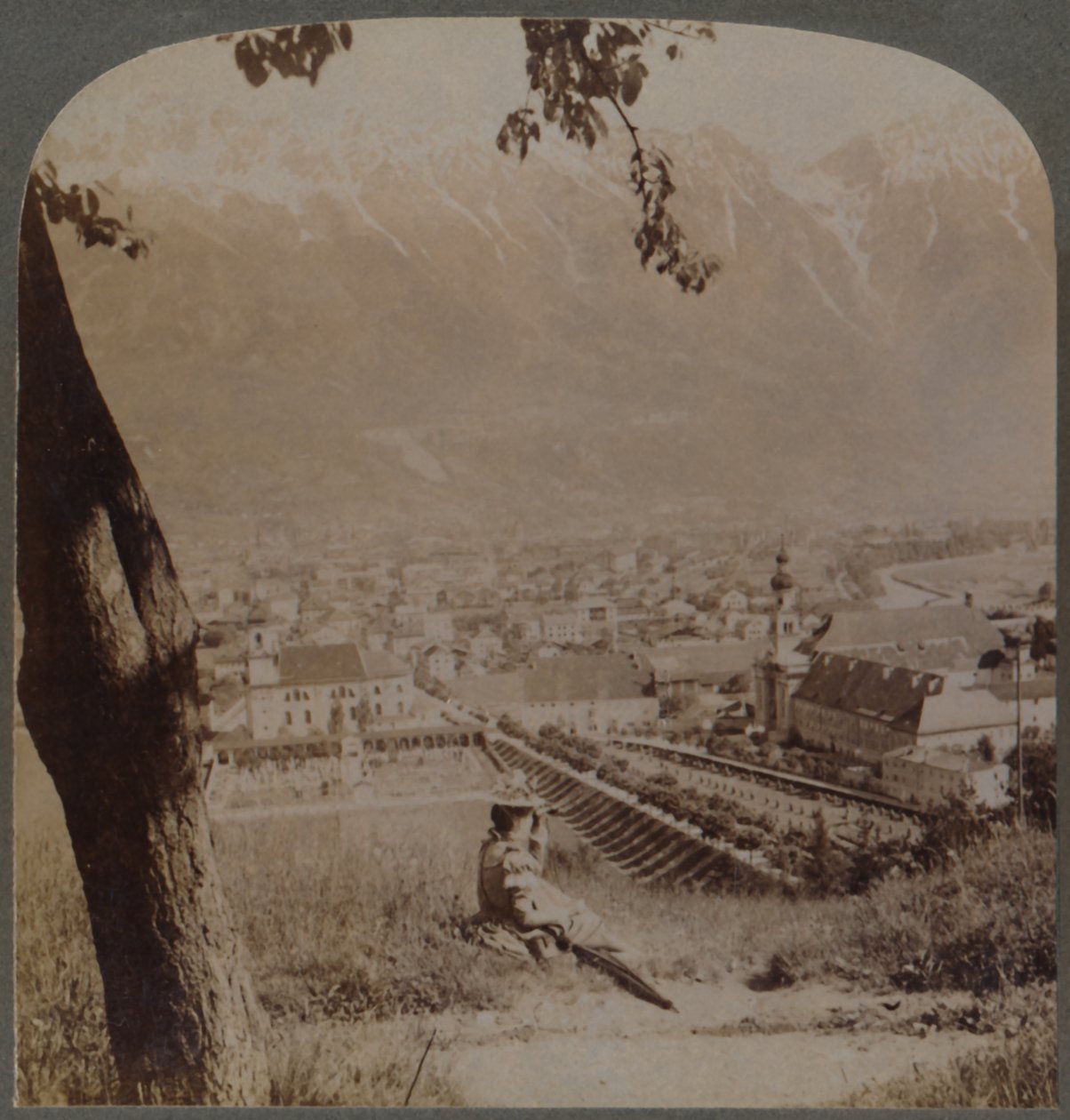Malerisches Innsbruck, die Hauptstadt von Tirol, Österreich - Unter den strengen bayerischen Alpen, 1898 von Underwood and Underwood
