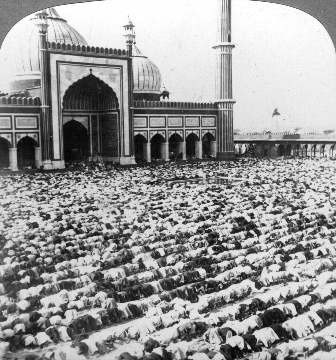 Gebet in der Jumma Musjid, Delhi, Indien, 1904 von Underwood and Underwood