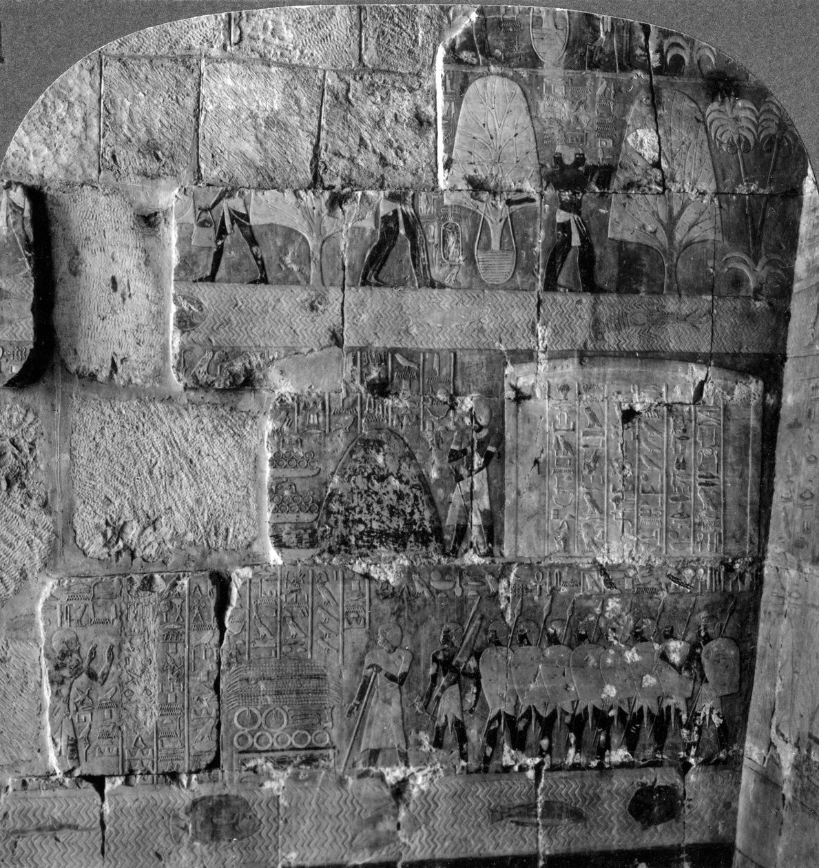 Königin Makeres Expedition nach Ostafrika - Reliefs geschnitzt in Der-el-Bahri, Theben, Ägypten, 1905 von Underwood and Underwood
