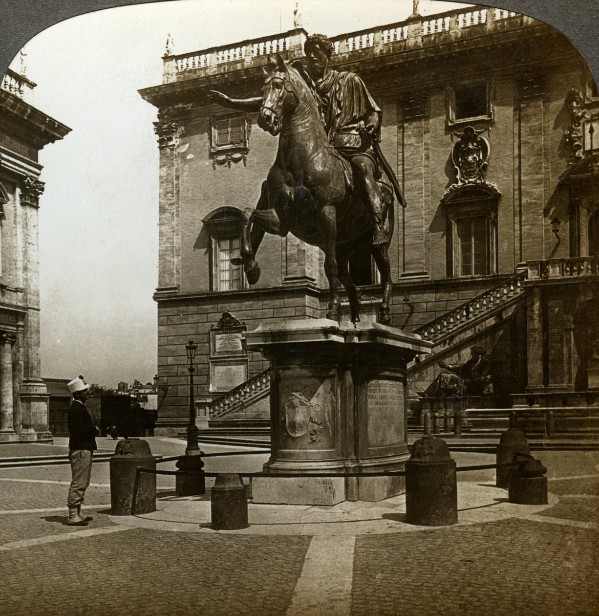 Statue des Kaisers Marcus Aurelius, Rom, Italien von Underwood and Underwood