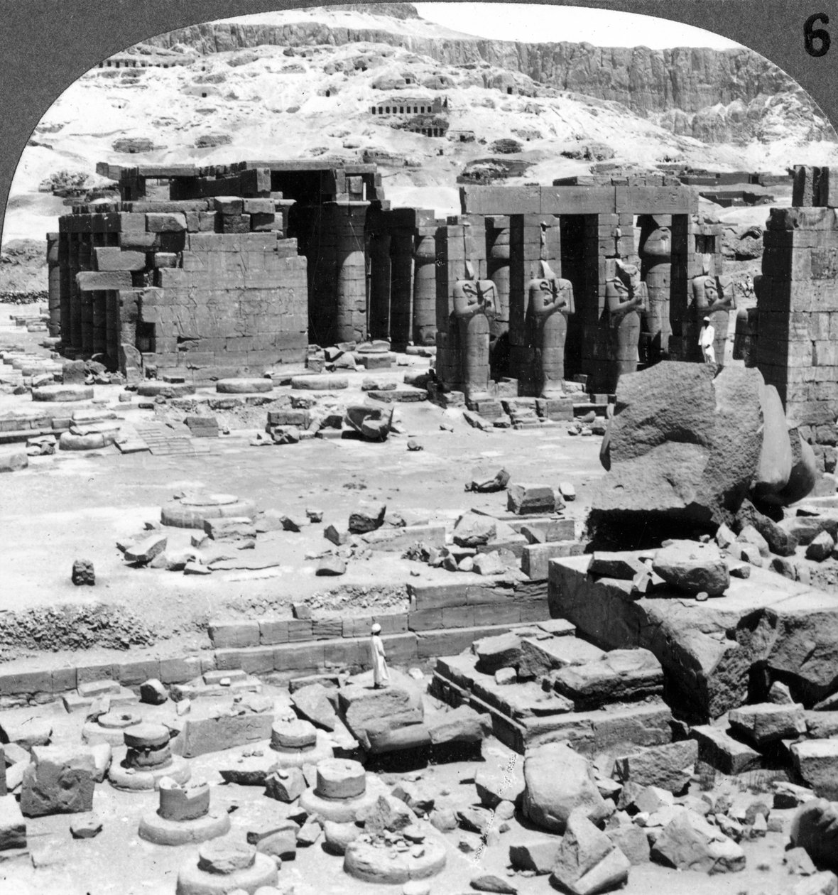 Das Ramesseum, der Tempel von Ramses II., in Theben, Ägypten, 1905 von Underwood and Underwood