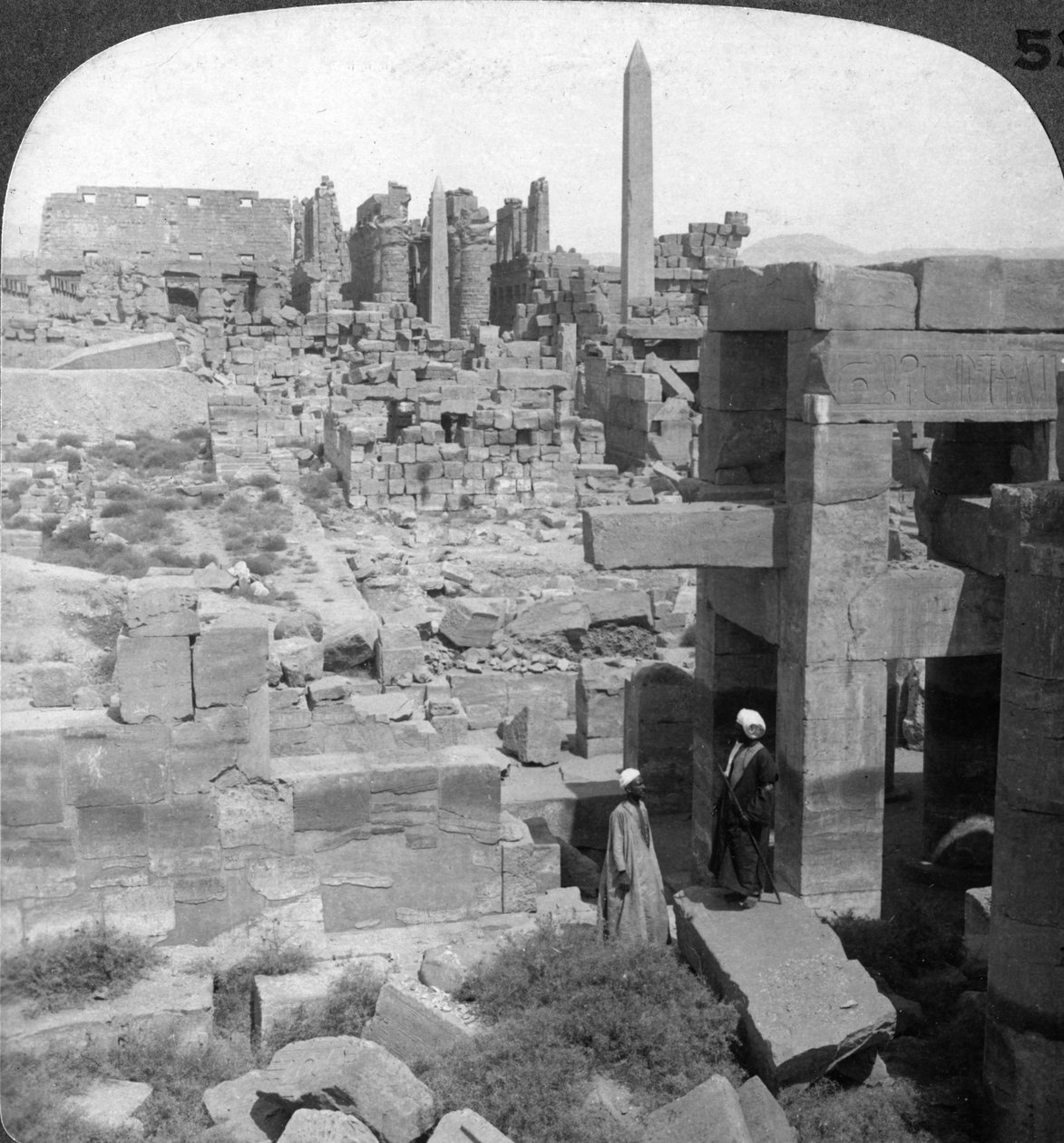 Die gesamte Länge des gigantischen Tempels von Karnak, Theben, Ägypten, 1905 von Underwood and Underwood