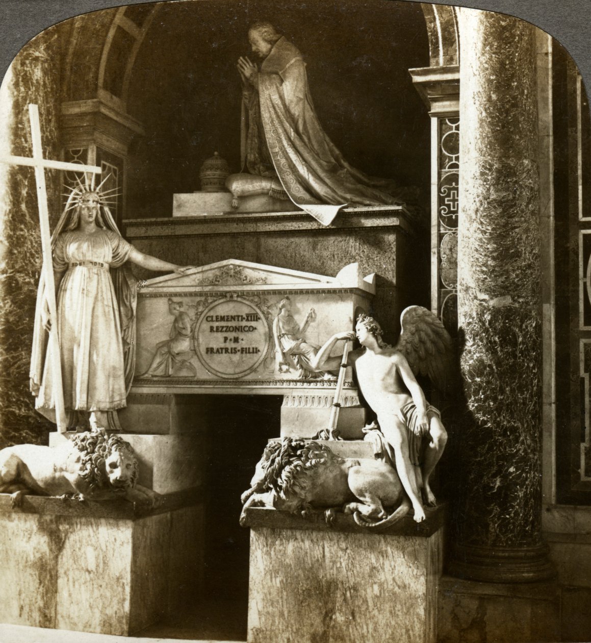Grab von Papst Clemens XIII., Petersdom, Rom, Italien von Underwood and Underwood