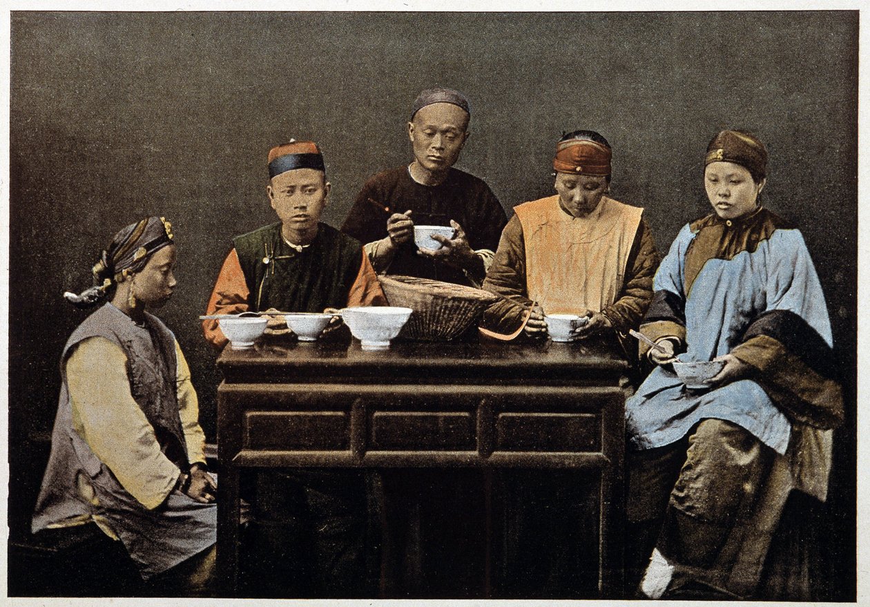 Chinesische Familie beim Essen - Photochrom, Ende 19. Jahrhundert von Unknown artist