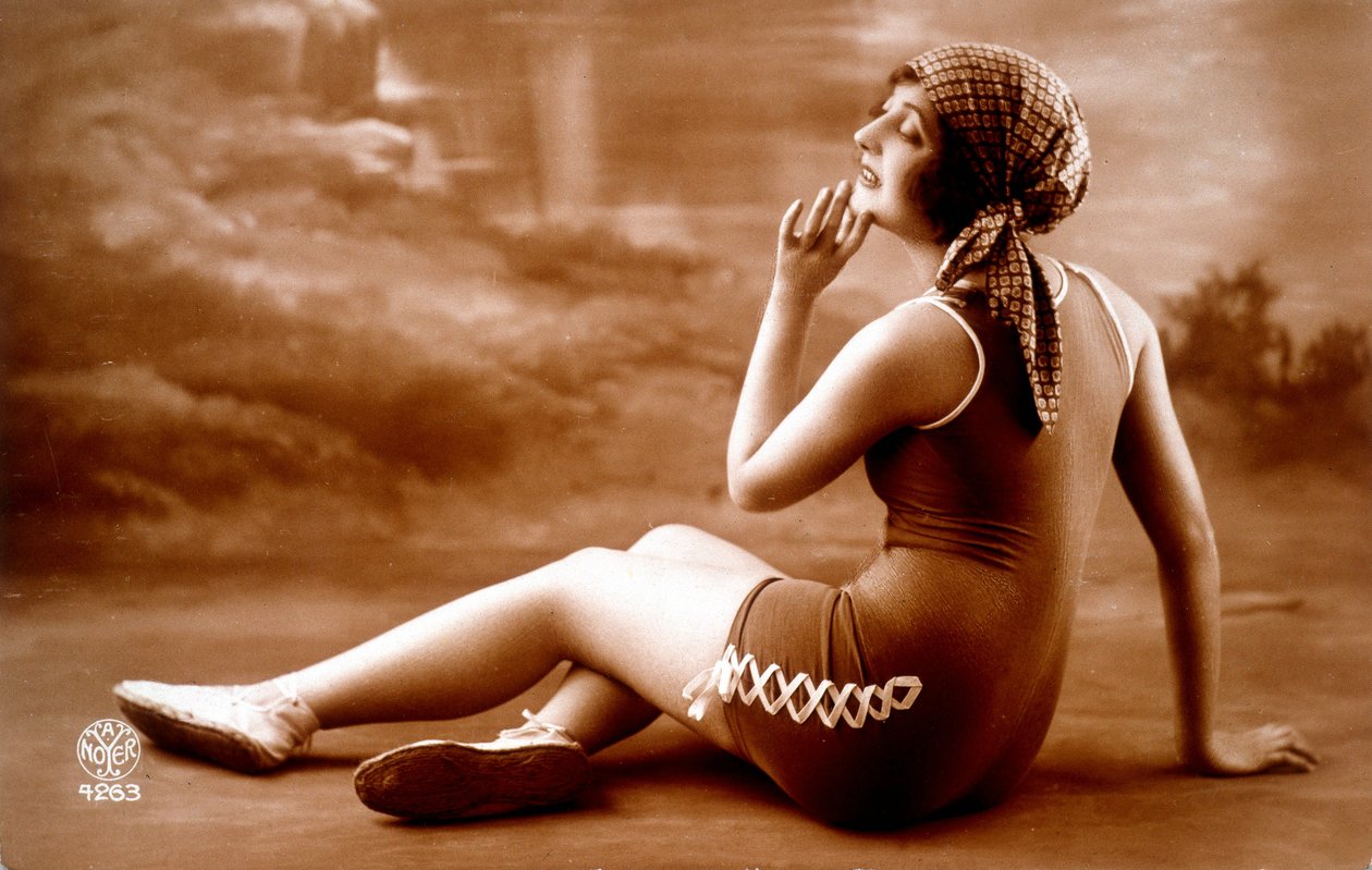 Pin-up im Badeanzug von Unknown Artist