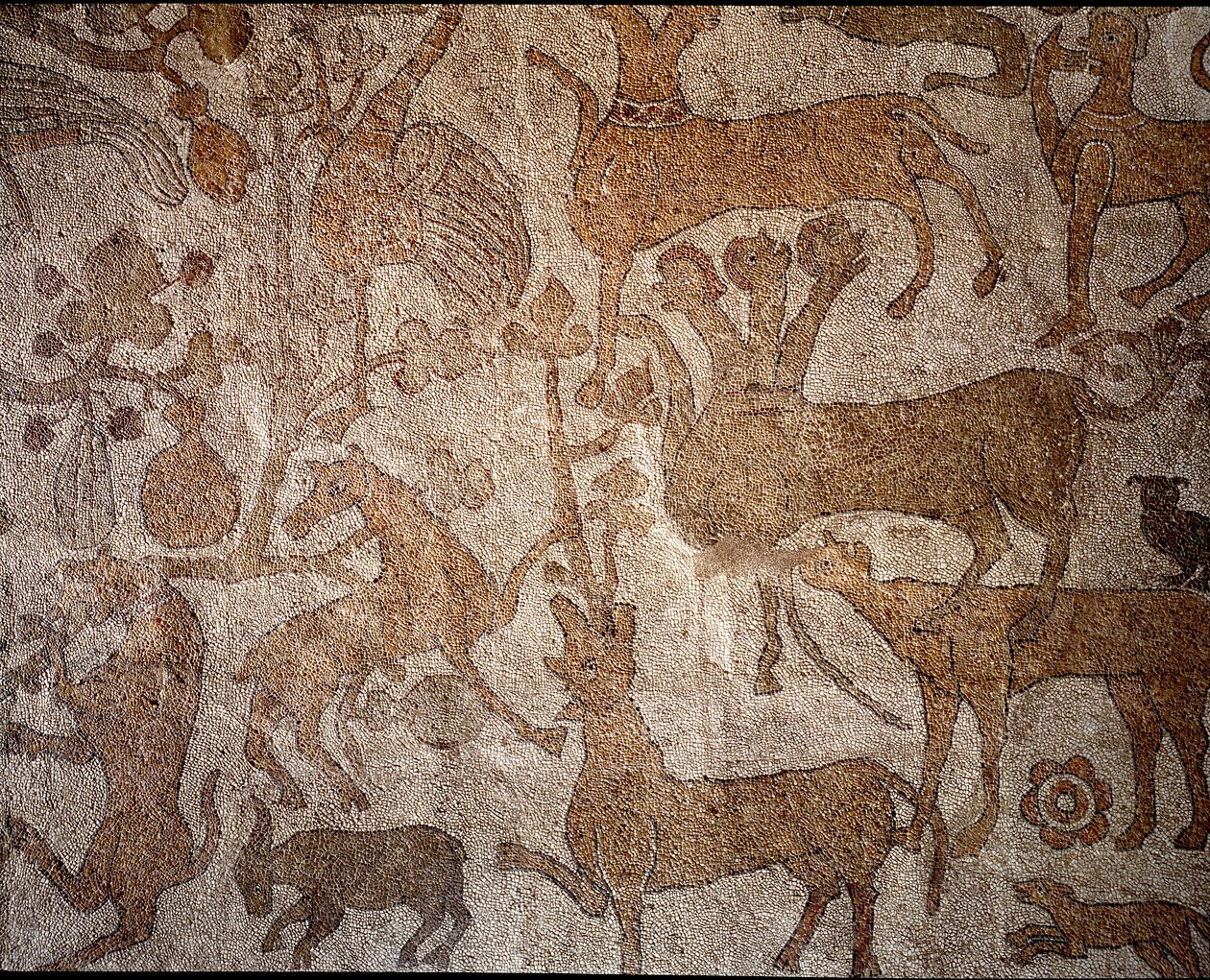 Darstellung der imaginären indischen Fauna, die die Heldentaten von Alexander dem Großen (356-323 v. Chr.), König von Makedonien während der Eroberung Indiens symbolisiert. Bodenbelag von Pantaleone von Unknown artist