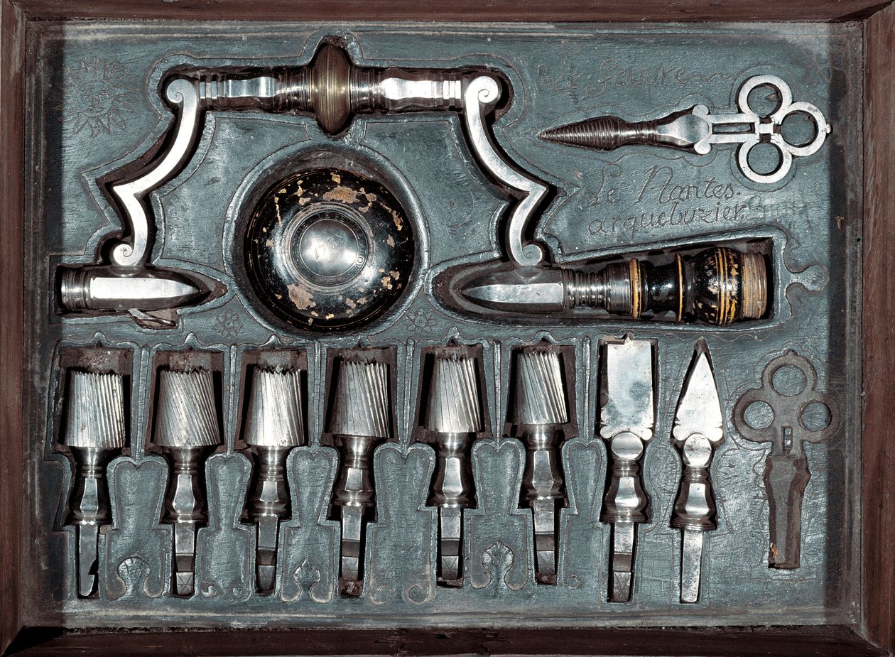 Trepan, chirurgisches Werkzeug (Bohrer) mit Zubehör. 1768 Paris, Museum der Medizingeschichte von Unknown artist
