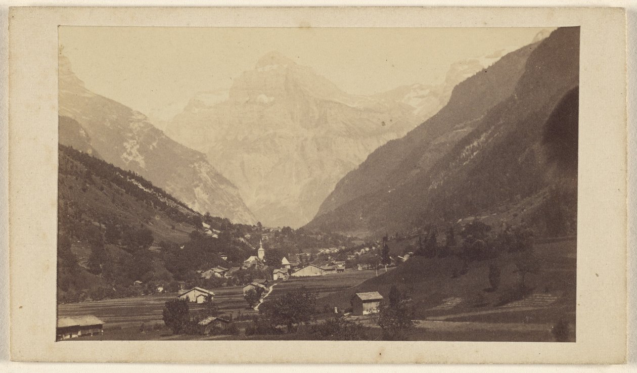 [Unidentifiziertes Tal mit Berg im Hintergrund] von Unknown artist