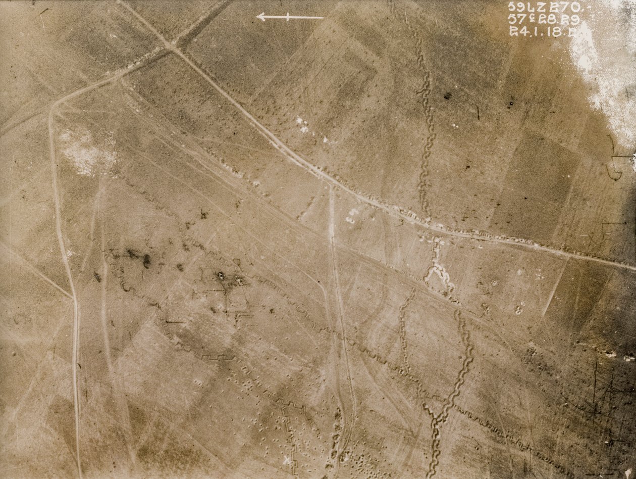 Britische Luftaufklärungsfotos, die die Positionen der Schützengräben an der Westfront während des Ersten Weltkriegs aufzeichnen von Unknown photographer