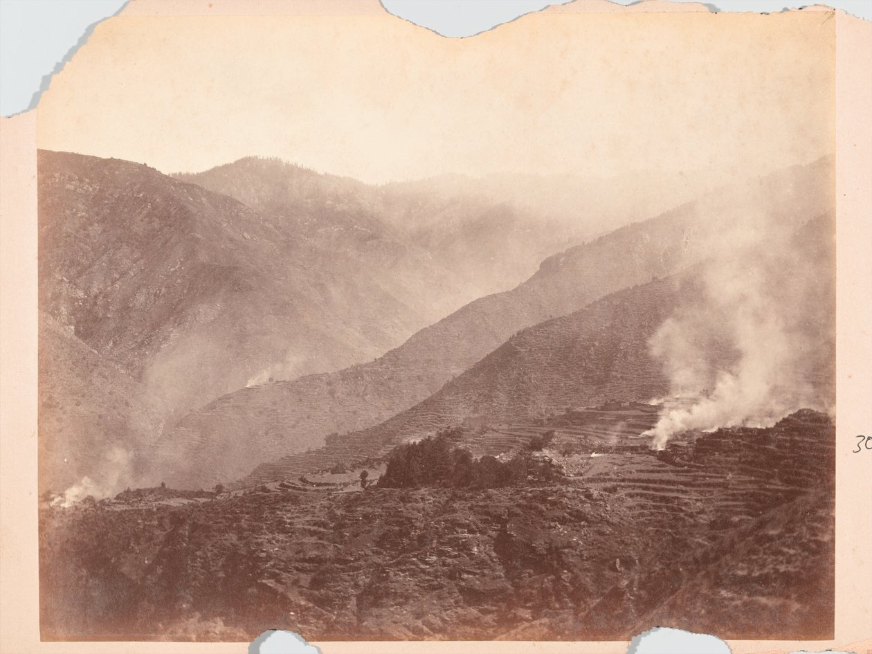 Brennendes Dorf, Black Mountain Expedition von Unknown photographer