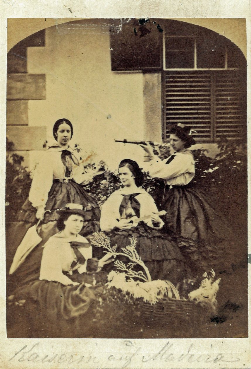 Elisabeth, Kaiserin von Österreich und Königin von Ungarn (24. Dezember 1837 – 10. September 1898) (Foto) von Unknown photographer