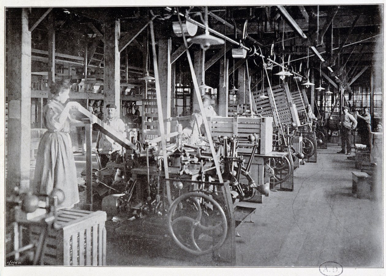 Herstellung von Verpackungen in der Van Houten Schokoladenfabrik - Fotografie, Ende 19. Jahrhundert von Unknown photographer