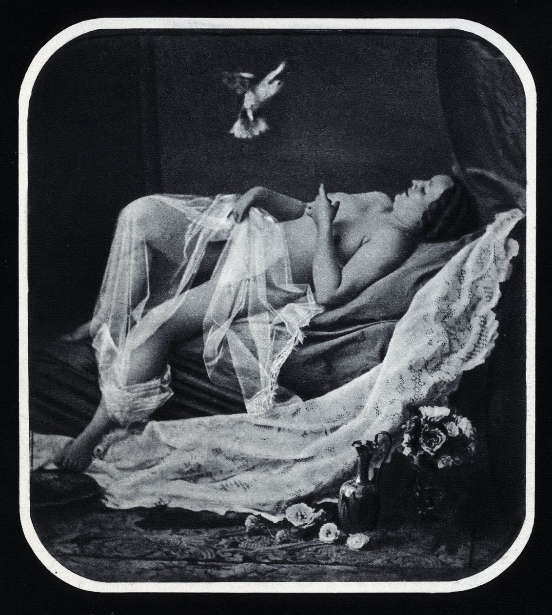Nackte Frau liegend um 1850 Anonyme Fotografie von Unknown photographer