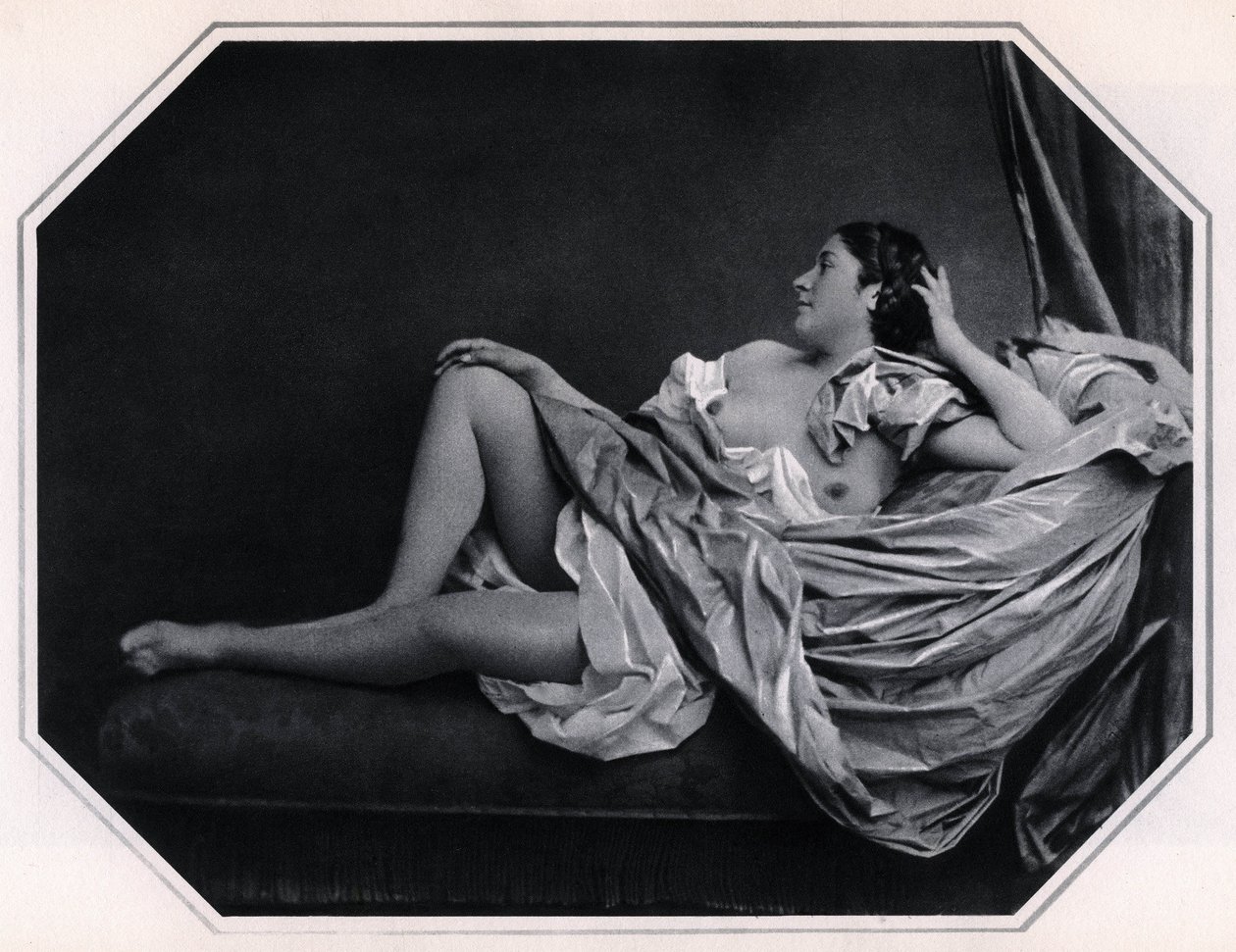 Nackte Frau liegend um 1859. Anonyme Fotografie von Unknown photographer
