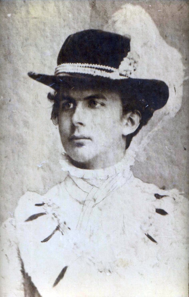 Porträt von Ludwig II. von Bayern mit Hut von Unknown photographer