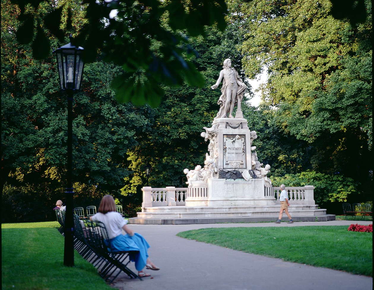 Denkmal für Mozart, erbaut 1896, Burggarten von Victor Tilgner