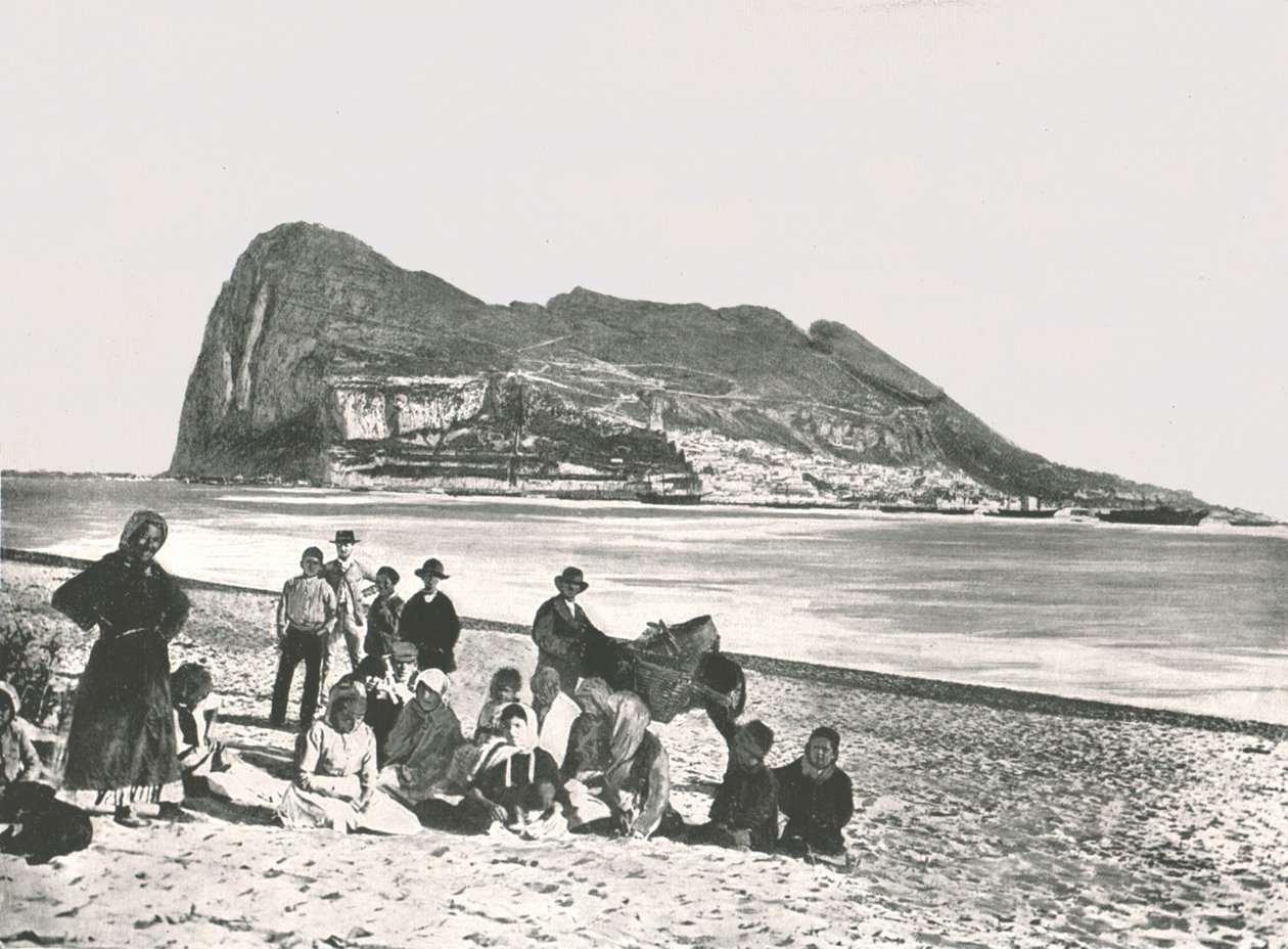 Blick auf den Felsen vom Meer aus, Gibraltar, 1895 von W and S Ltd