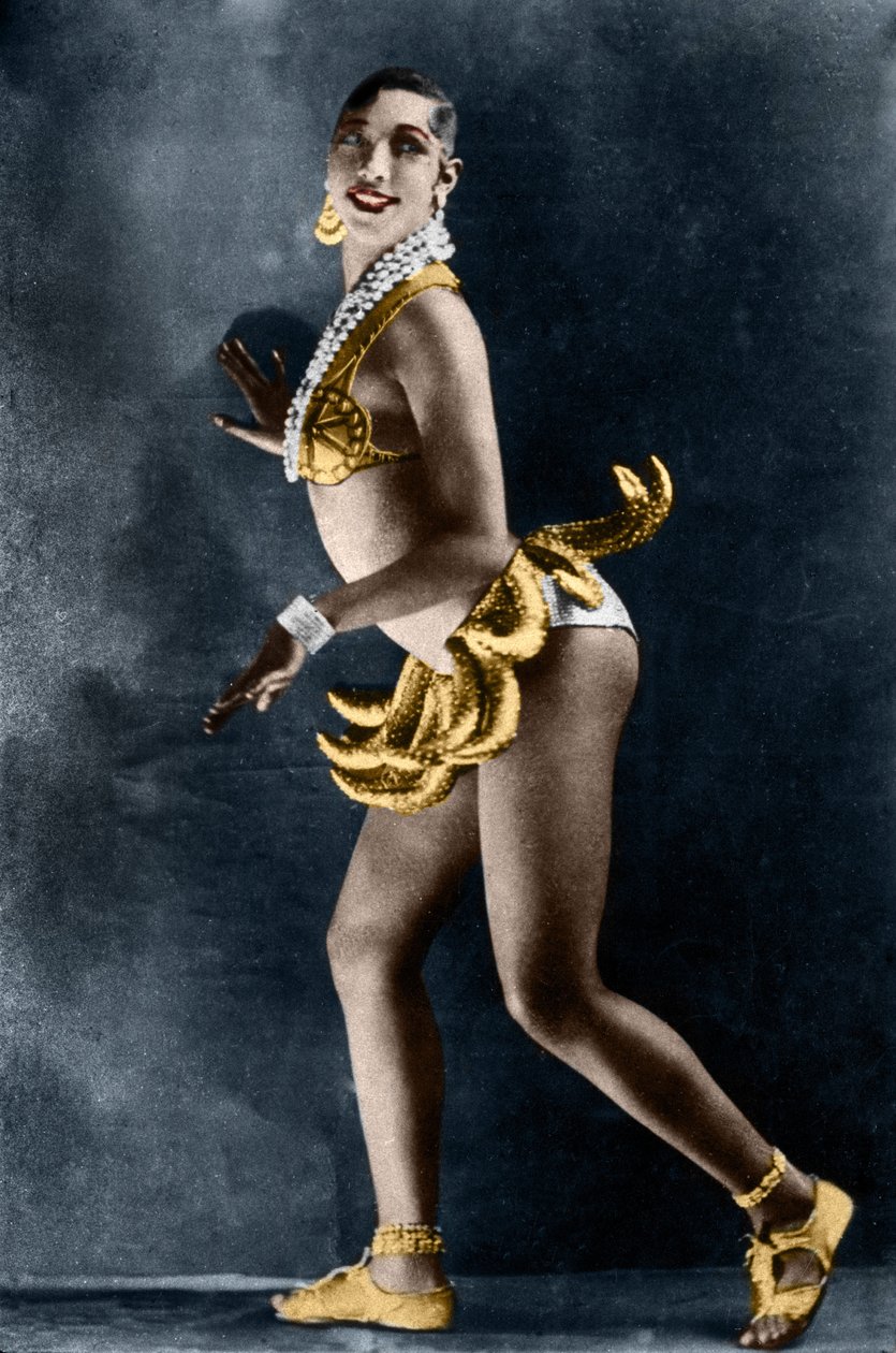 Josephine Baker (1906-1975) im Jahr 1925 in der Revue Negre im Theatre des Champs-Elysees (Champs Elysees), mit ihrem Bananengürtel. Fotografie von Lucien Walery (1863-1935). von Walery