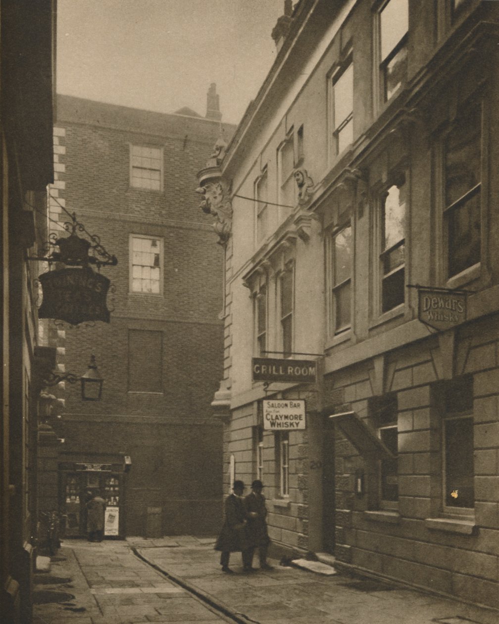 In Devereux Court, voller Assoziationen aus dem 18. Jahrhundert, um 1935 von Walter Benington
