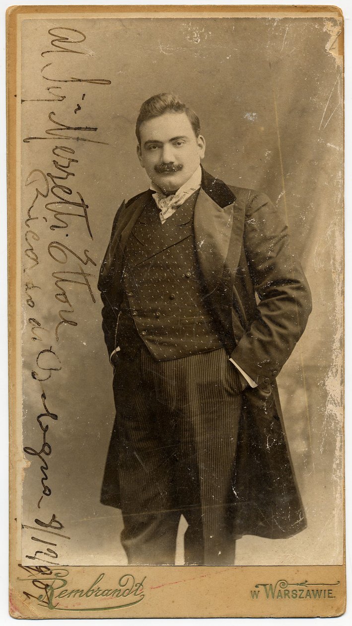 Porträt des Opernsängers Enrico Caruso 1873-1921, 1900er Jahre von Warsaw. Photo studio Rembrandt