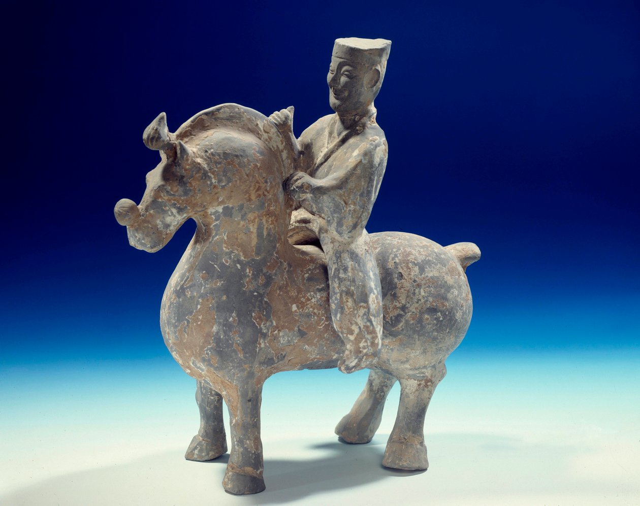 Chinesische Kunst: Statuette eines Reiters (206 v. Chr.-220 n. Chr.), Han-Zeit. Paris, Museum Cernuschi von Western Han Dynasty Chinese School