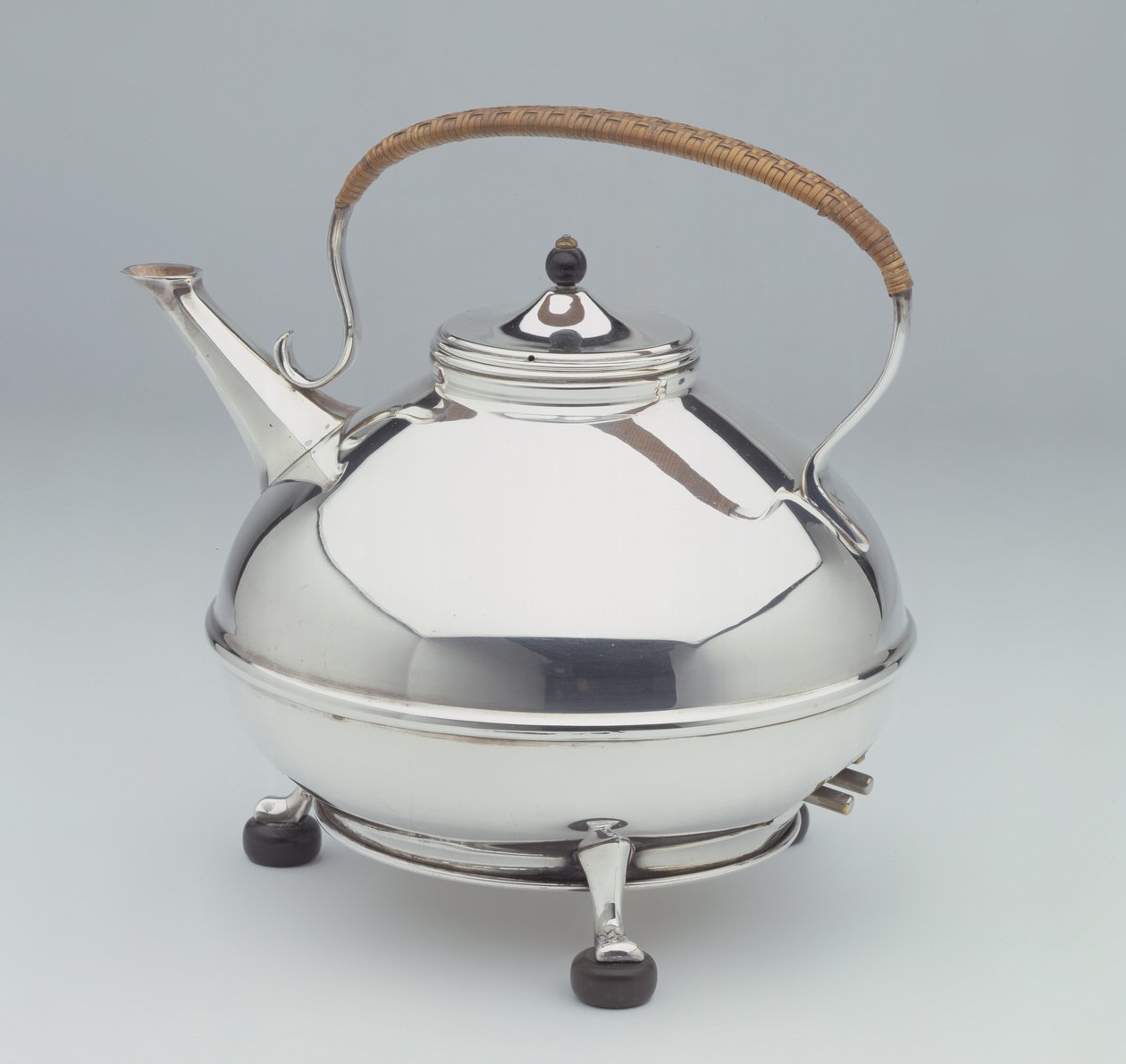 Elektrischer Wasserkocher, ca. 1905 von William Arthur Smith Benson