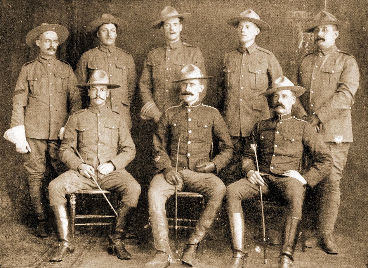 Eine Gruppe von Freiwilligen in der Nordwestlichen berittenen Polizei, Montreal, Kanada von William Notman