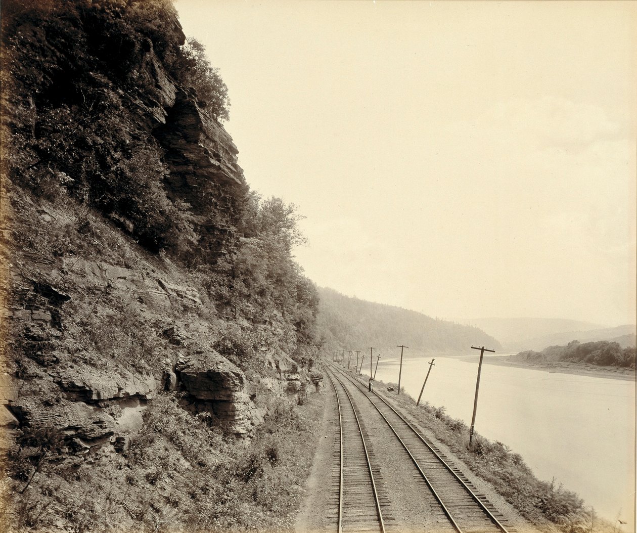 Kathedralenfelsen, Susquehanna River in der Nähe von Meshoppen, für die Lehigh Valley Railroad von William H. Rau