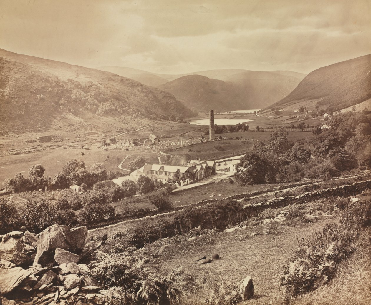 Das Tal von Glendalough, County Wicklow, Irland von William Russell Sedgfield