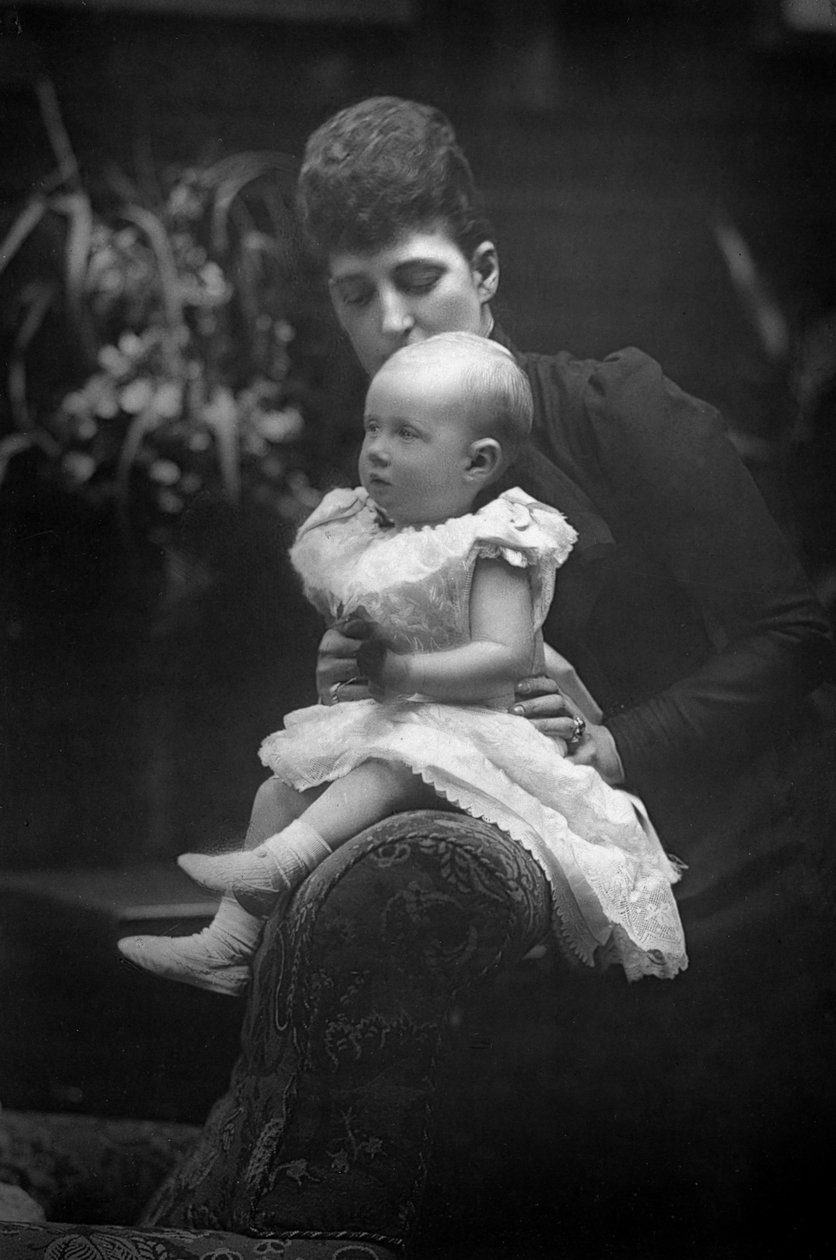 Prinzessin Louise 1867-1931 mit ihrer Tochter Prinzessin Alexandra 1891-1959, 1893 von William and Daniel Downey