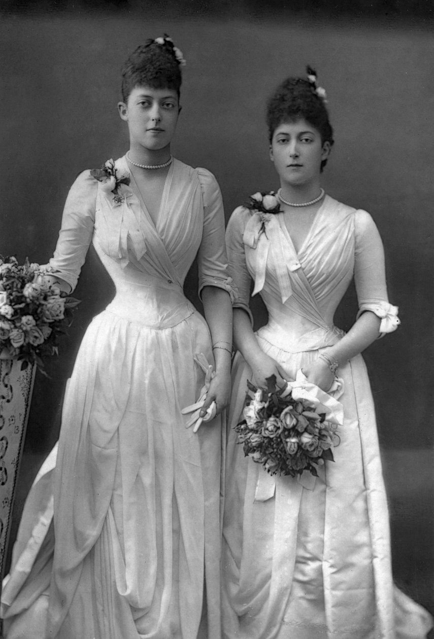 Die Prinzessinnen Victoria 1868-1935 und Maud 1869-1938 von Wales, 1890 von William and Daniel Downey