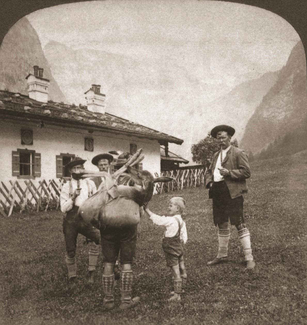 Bayerische Bergsteiger, Deutschland, 1898 von Works and Sun Sculpture Studios