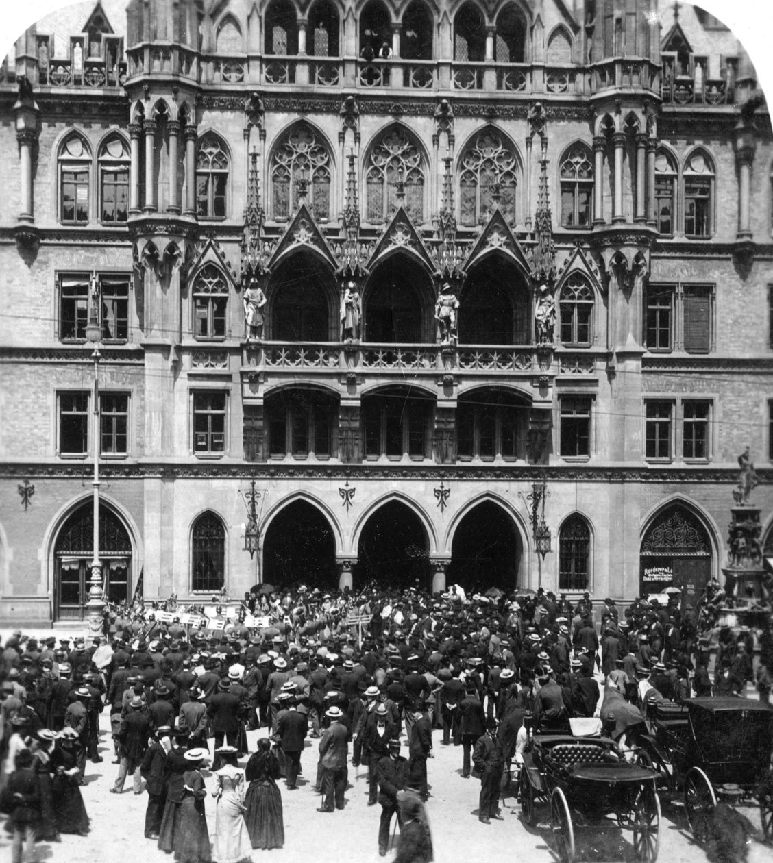 Ein Open-Air-Konzert im Rathaus, München, Deutschland, ca. 1900er Jahre von Wurthle and Sons