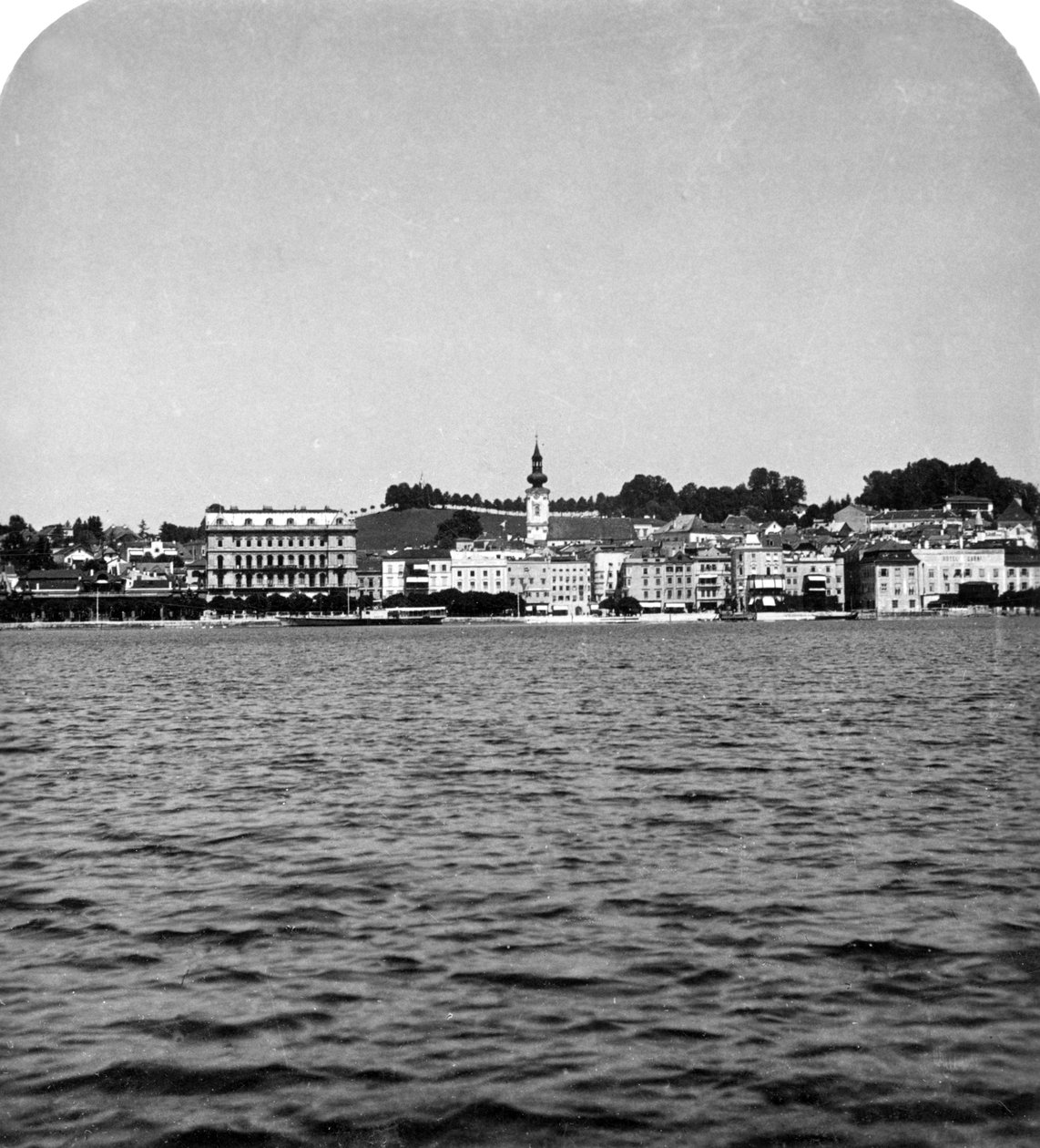 Das Seeufer in Gmunden, Salzkammergut, Österreich von Wurthle and Sons