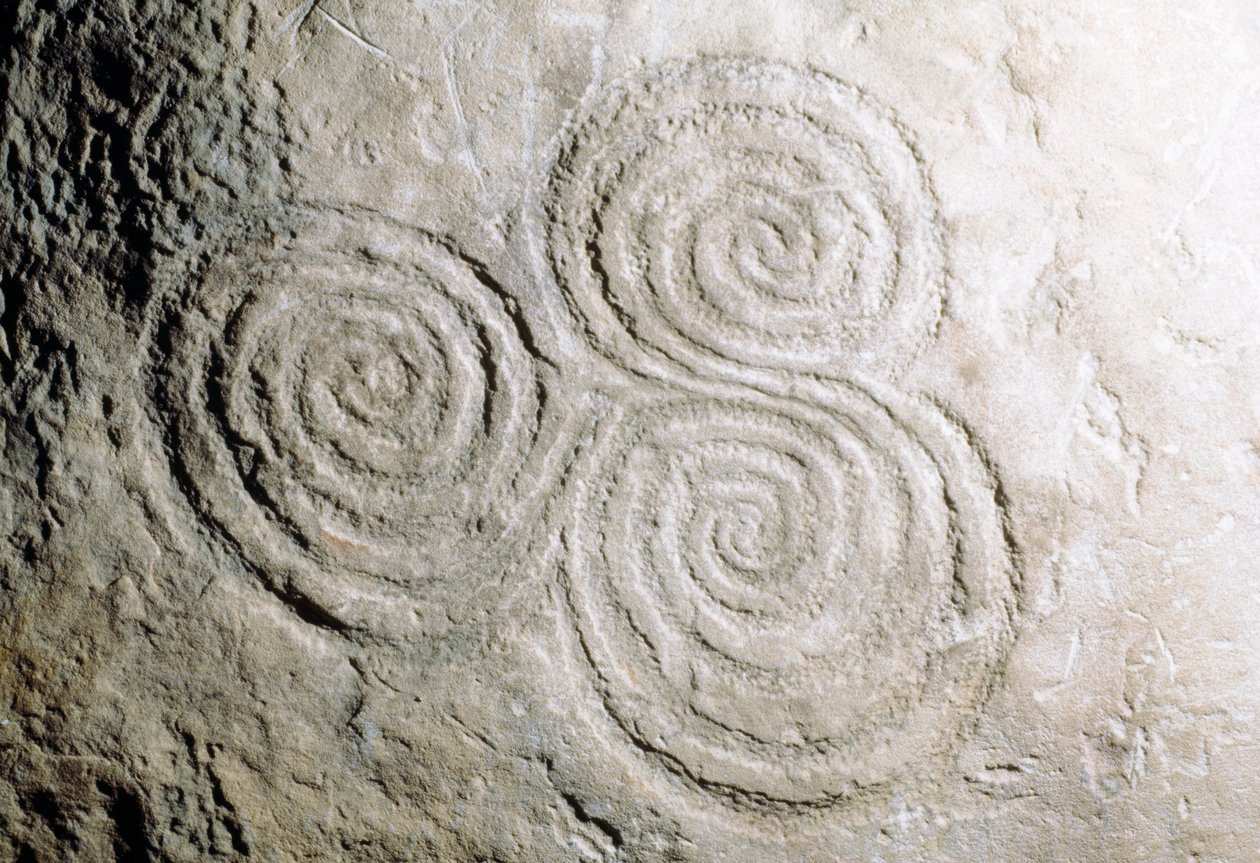 Detail der kurvilinearen Felsgravuren im Newgrange Passage Tomb aus der Steinzeit von Georg Carl Heinrich Dollmann