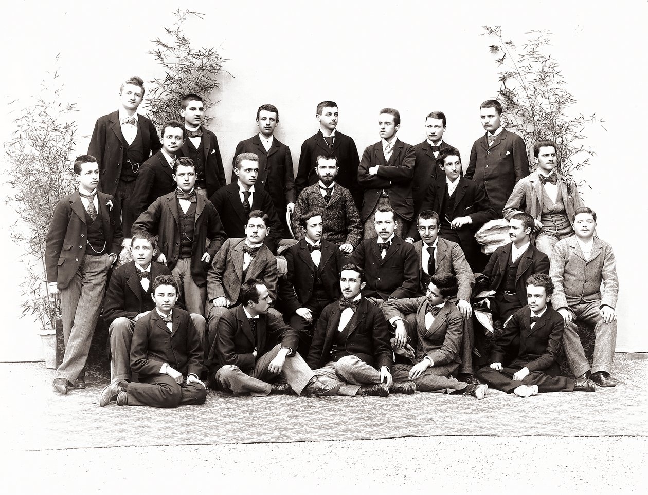 Gruppenporträt von Schülern im dritten Jahr der Oberschule von Henry Charles Fehr