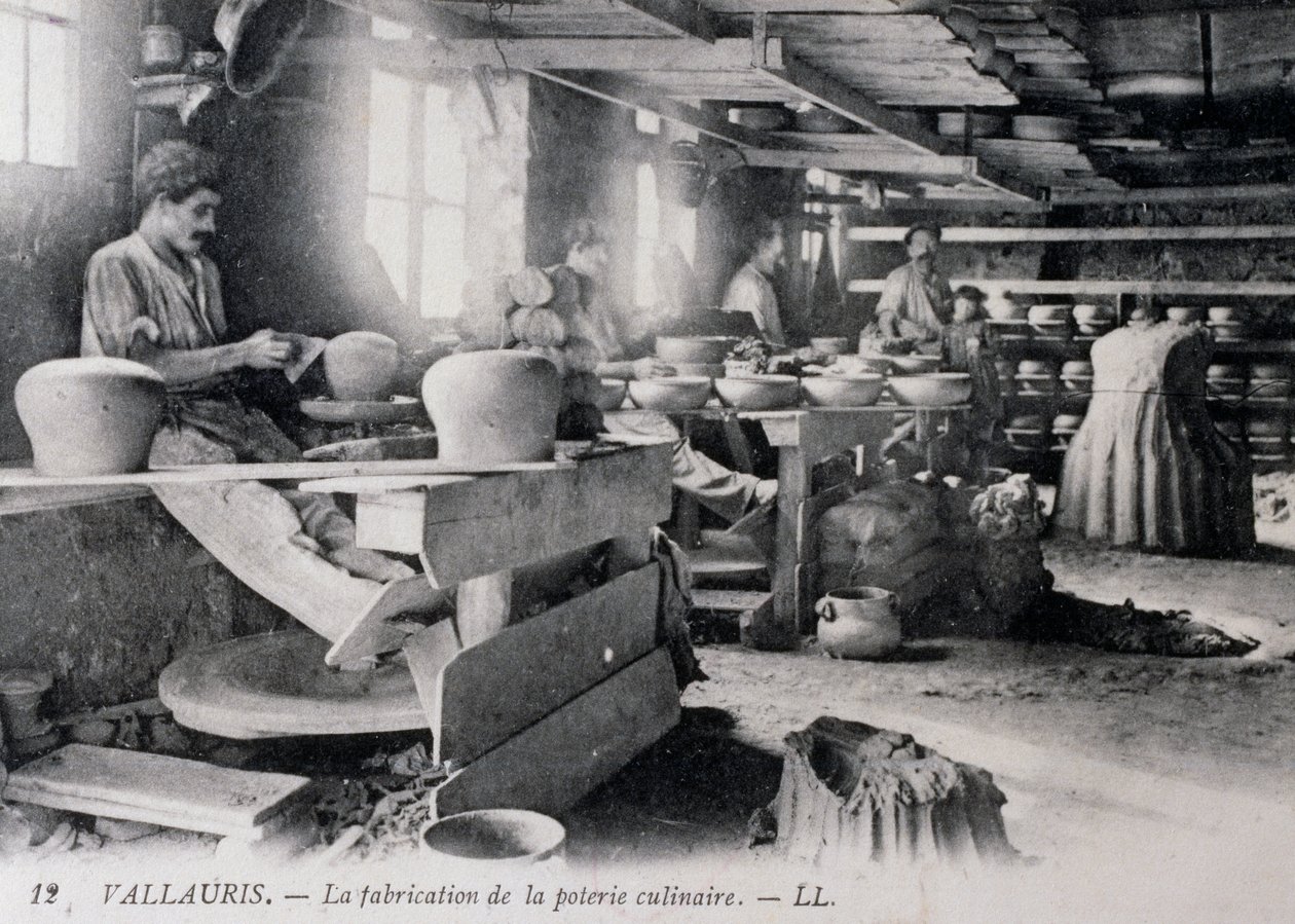 Postkarte mit Töpferei für Vallauris-Geschirr, ca. 1900, Frankreich von William Walcutt