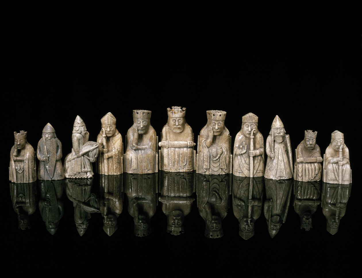Lewis-Schachfiguren (Walross-Elfenbein) von school Scandinavian