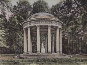Tempel der Liebe (Farbfoto) von (after) French Photographer