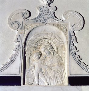 Basrelief einer Madonna mit Kind
