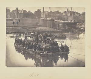 Floß aus Deckenbooten, das Feldartillerie und Männer über den Potomac River befördert von A.J. Russell