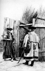 Ein Kuhhirtenkönig und sein Wohnort, Ungarn, 1922 von A. W. Cutler