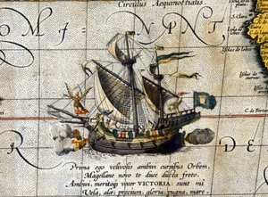 Magellans Schiff "Victoria", das den Pazifik durchquerte, dargestellt im niederländischen Atlas von Abraham Ortelius (1580)
