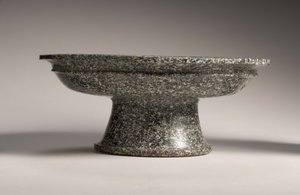 Fußschale, frühes 5. Jahrhundert v. Chr. (Granodiorit) von Achaemenid