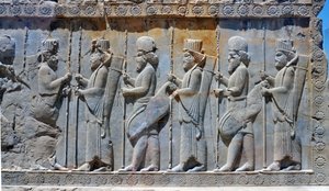 Wandrelief, das die königliche Garde darstellt, Tachara, Persepolis, ca. 6.-5. Jahrhundert v. Chr. von Achaemenid