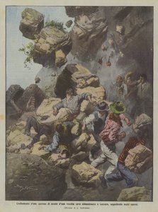 Einsturz eines Bergvorsprungs einer alten verlassenen Mine in Carrara, viele Arbeiter verschüttet