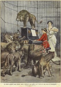 Emma Destinn singt in einem Löwenkäfig in Berlin von Achille Beltrame